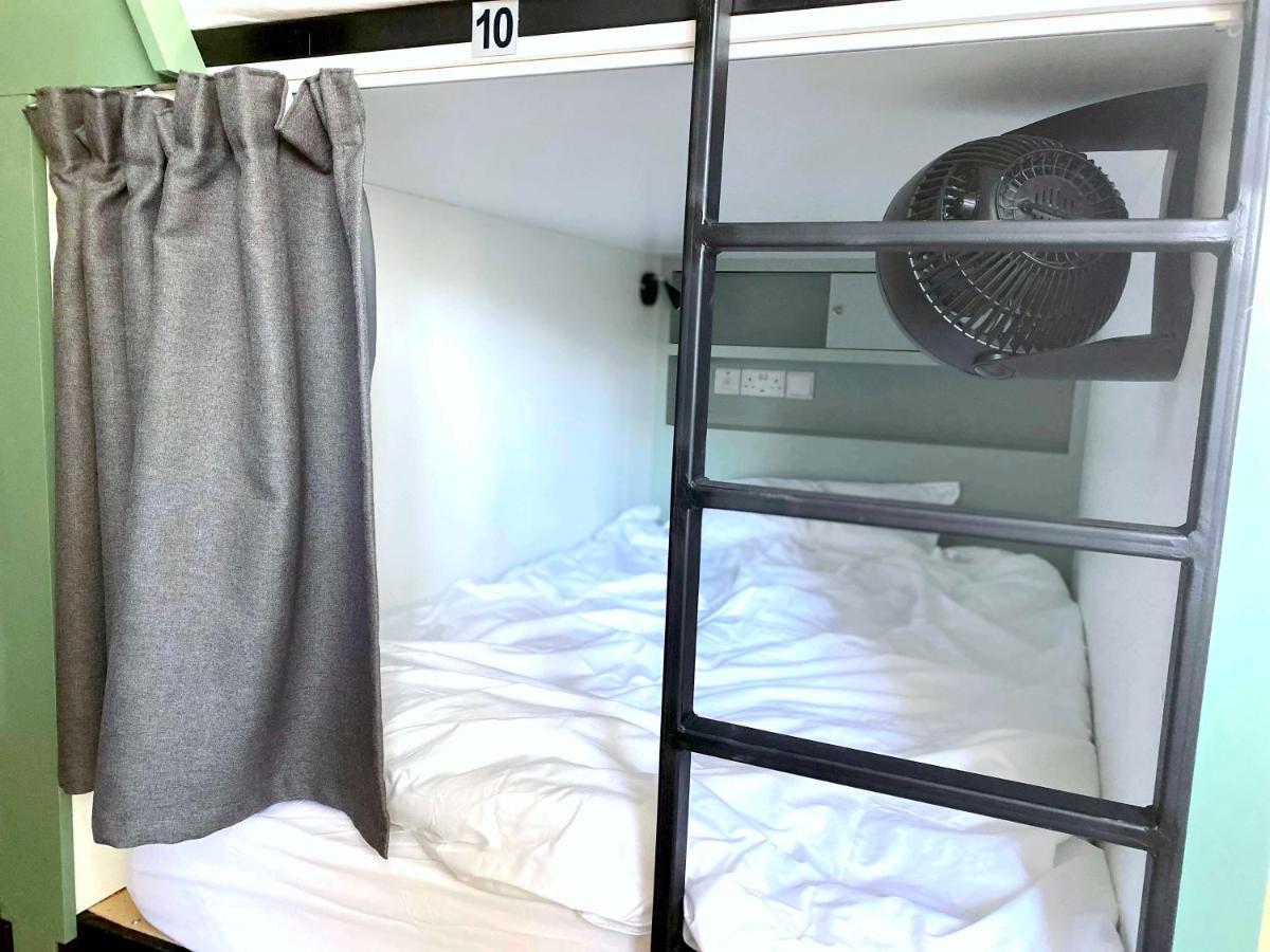 Urban Habitat Capsule Beds Hostel Nicosia Buitenkant foto